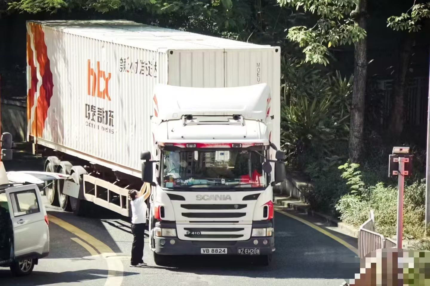 鴻泰信中港物流：家具家居跨境運輸的完整解決方案